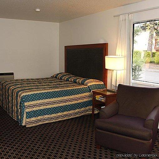 Chestnut Tree Inn Portland Mall 205 Екстериор снимка