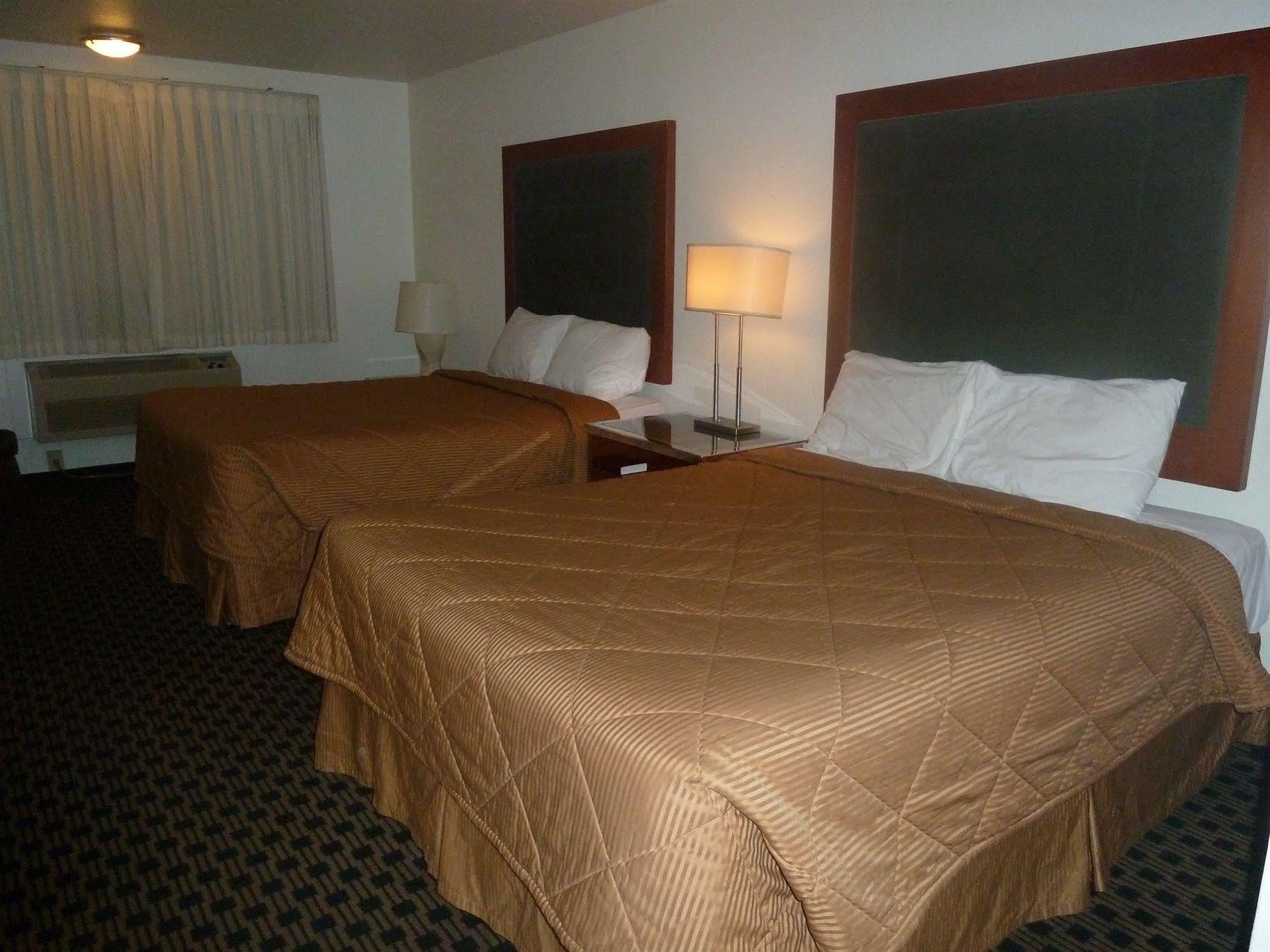 Chestnut Tree Inn Portland Mall 205 Екстериор снимка